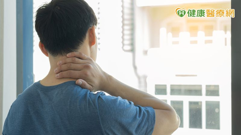 他生活健康也躲不過！「頸部無痛腫塊」竟是癌　醫揭原因