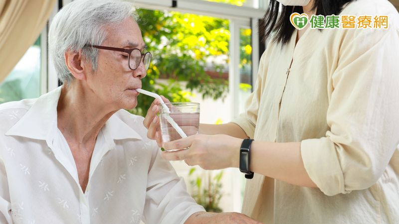 癌症治療副作用困擾多？中西醫整合照護重視癌友生活品質