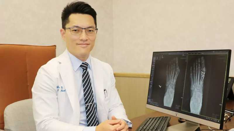 薛如峯醫師強調要重視腳部健康，一旦影響作息與工作，務必及早尋求專業評估。圖：聯新國際提供