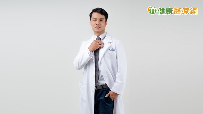 「很多男性是在伴侶抹片異常、自己長出病灶，或擔心性傳染疾病時，才第一次認真面對HPV。」