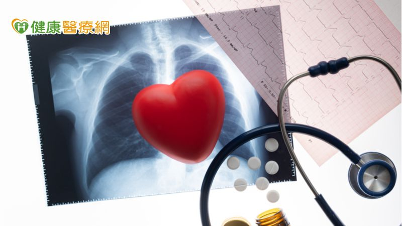 在心房顫動合併糖尿病的患者中，相較於 warfarin，使用 NOACs 與較低的糖尿病併發症及死亡風險有關。