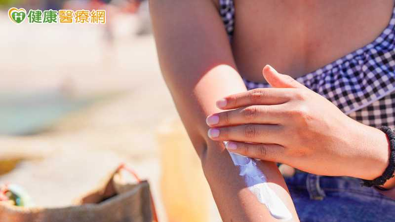曬太陽15分鐘就能傷皮膚？研究揭紫外線影響　時間、地點也是關鍵