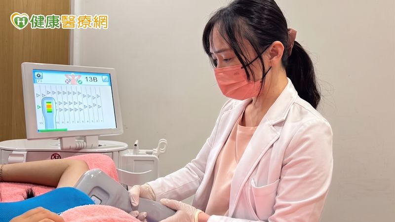 青少年在學校體育課、升旗或社團活動後，制服上的汗漬與氣味會被放大，常因此引來同學側目、議論或刻意保持距離。