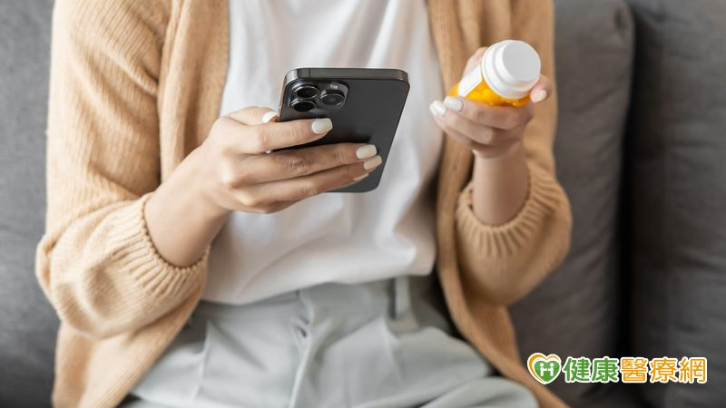 藥物諮詢找AI？藥師：「第二步」必做把關用藥安全　自行停藥有風險