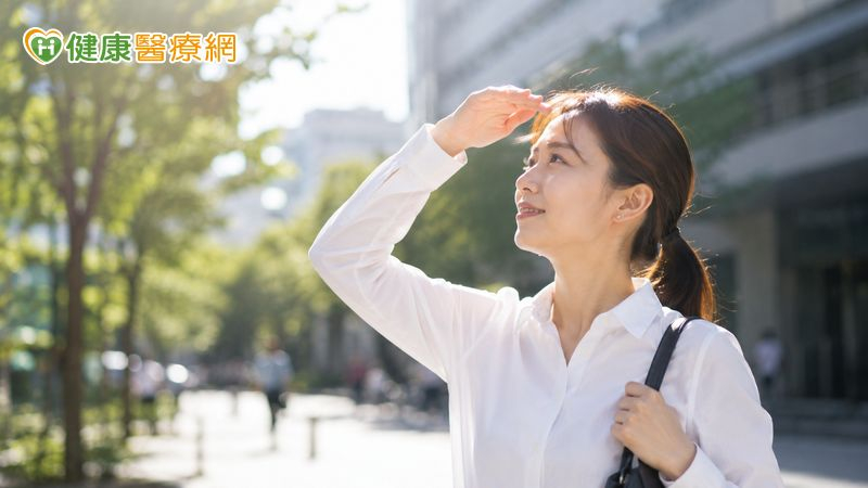 只談藍光還不夠？「複雜光源」成現代眼睛保養新課題