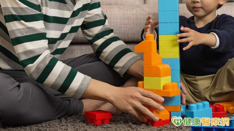 孩子的笑聲不只是開心　專家：快樂遊戲有助於情緒發展與學習力