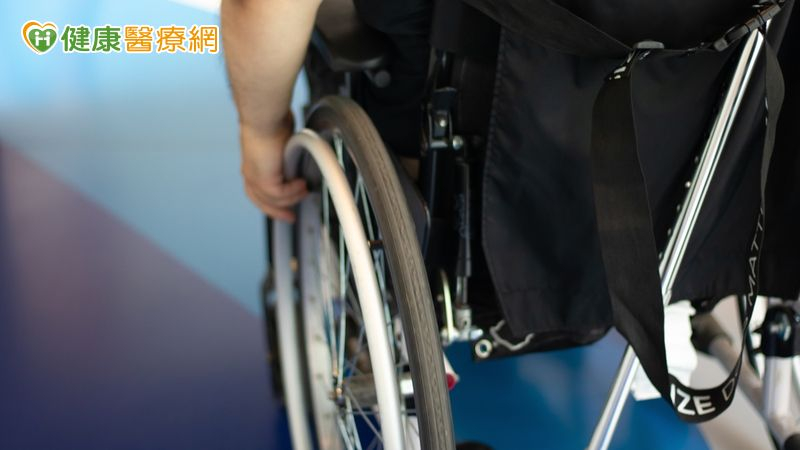 針對日常照護與風險控管，衛福部提醒，有需求民眾應優先尋求專業評估。