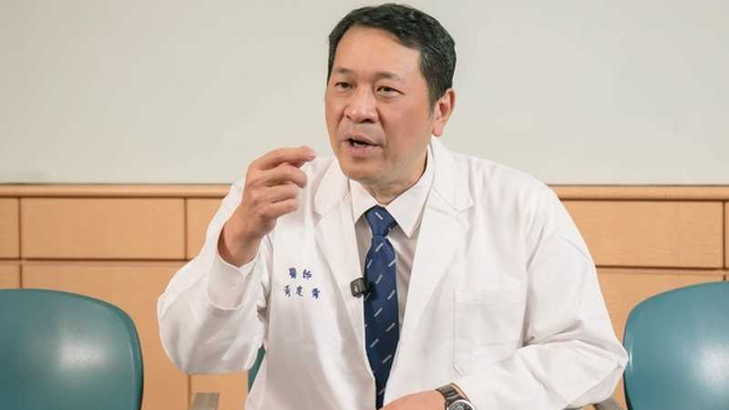 黃建霈醫師指出，女性34歲以上除了自然受孕機率逐年下降，胎兒染色體異常風險及母體疾病發生率也會隨之增加，且面臨較高的早產與流產風險。（圖／賴建宏 攝）