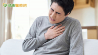 心肝肺全都左右顛倒！37歲男全內臟轉位罹肺癌　醫花5小時完成胸腔鏡手術