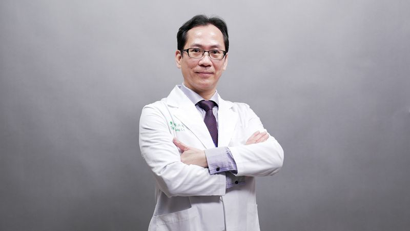 中山醫學大學附設醫院婦產部張正昌醫師提醒停經後異常出血不可忽視，晚期子宮內膜癌患者透過手術加化療與免疫治療，病情獲得控制並維持生活品質。