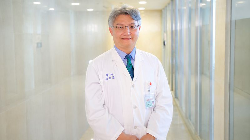 新竹馬偕兒童醫院婦產科張幸治主任表示，隨著ICI免疫檢查點抑制劑發展，晚期子宮內膜癌治療模式逐漸改變，部分病患有機會延長疾病穩定控制時間、提升生活品質。