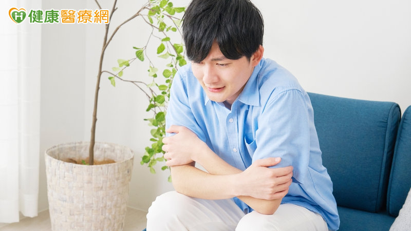 甲狀腺低下族群常有怕冷的情形，夏季頻繁進出冷氣房與室外，溫差較大，也要注意保暖。