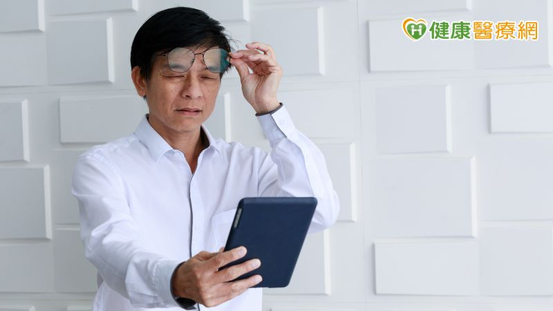 男突然視力模糊！抽血驚見白血球飆15倍　確診慢性骨髓性白血病