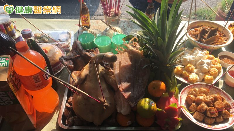 普渡供品高溫曝曬易滋生細菌　營養師授四大防菌安心原則