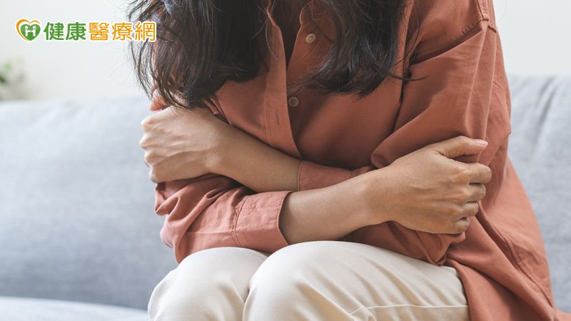 事情還沒發生就開始焦慮？教你「3個步驟」把注意力拉回當下