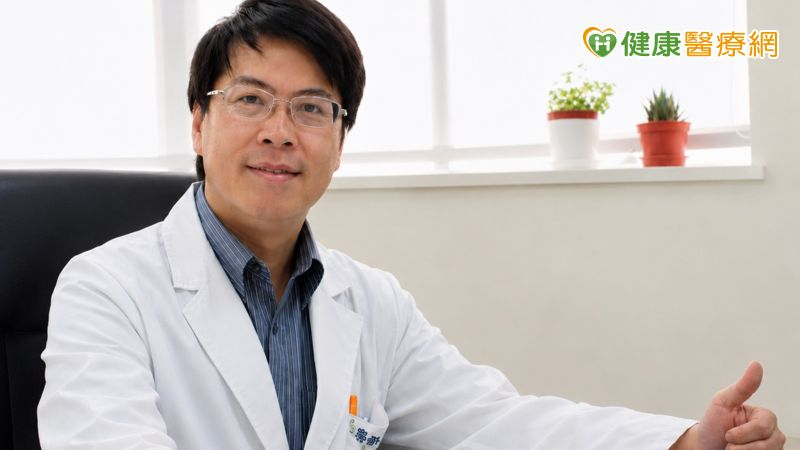 「積極治療，是為了更好的生活。」李楊成醫師鼓勵所有晚期乳癌病友，晚期不代表人生進入倒數，而是重新設定人生目標的契機，透過精準醫療與健保支持，晚期乳癌患者同樣能活出精彩、不留遺憾的第二人生。