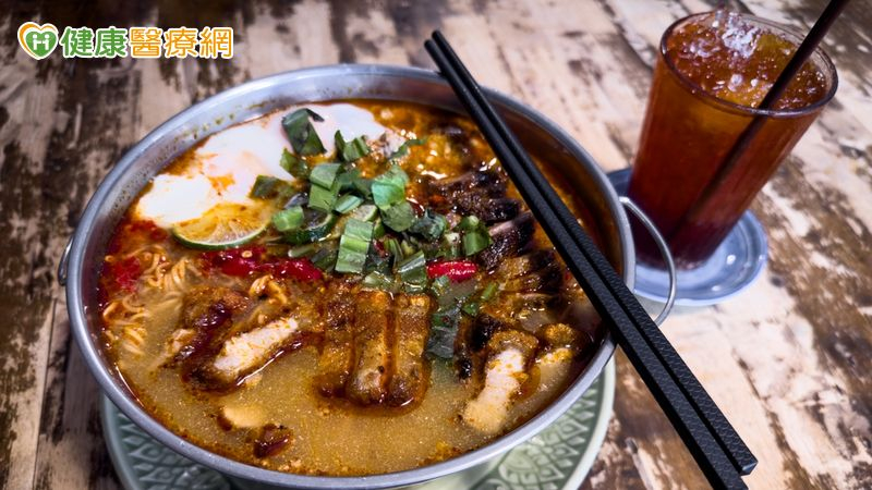 麻辣鍋配冰飲當心胃痛、火燒心　醫教吃香喝辣撇步