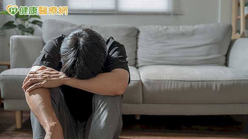 男性變得易怒可能和荷爾蒙變化有關？專家談「男性易怒症候群」