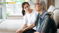 長輩全身痛查無病因！醫揪隱藏老年憂鬱　千萬別誤當老番顛