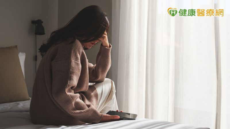 名人離世悲痛欲絕像失去至親？心理師解析「擬社會互動」　應對策略2面向