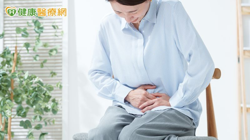 經血狂流伴血塊！她衛生棉換到崩潰　中醫列五種月經異常要當心