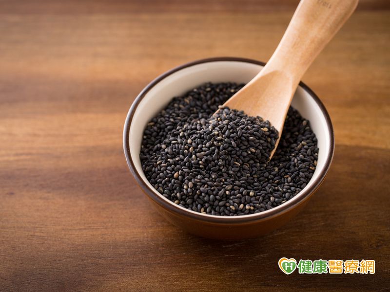 中醫理論認為，多吃補腎食品可提高人體免疫系統的支援與修復